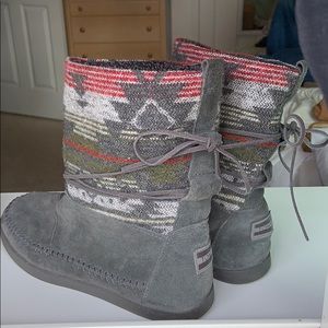 Toms moccasin booties